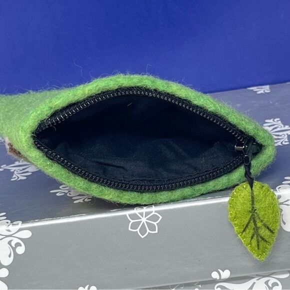 Wild Woolies Felted Wool Sleeping Fawn Leaf Zipper Pull Coin Purse - Picture 7 of 8